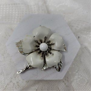 1970 Sarah Coventry Dogwood Flower Brooch